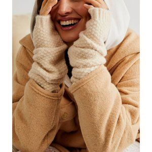 🆕 FREE PEOPLE Amour Knit Arm Warmers / Cream
